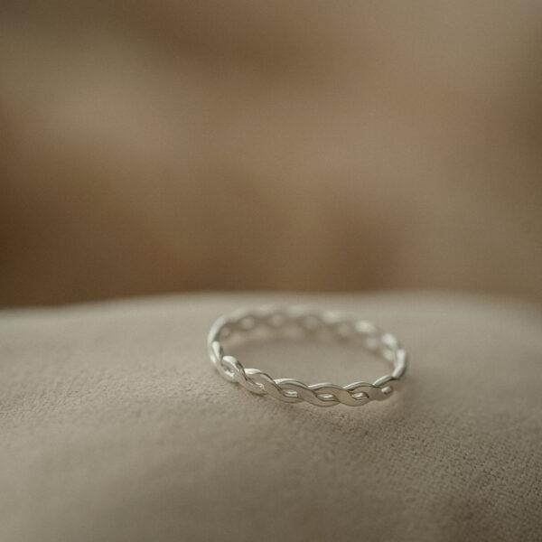 Gevlochten ring Zilverkleur