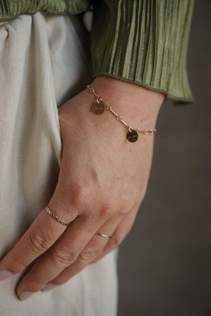 Bedelarmband goud namen